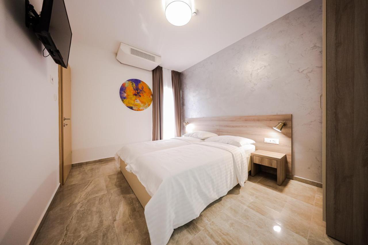 Lucija 4*